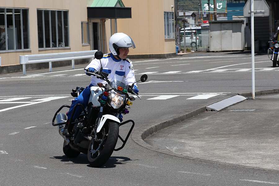 大型自動二輪車運転