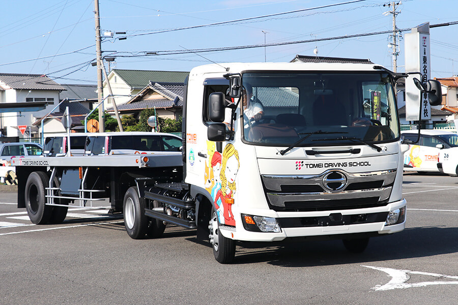 けん引自動車運転風景