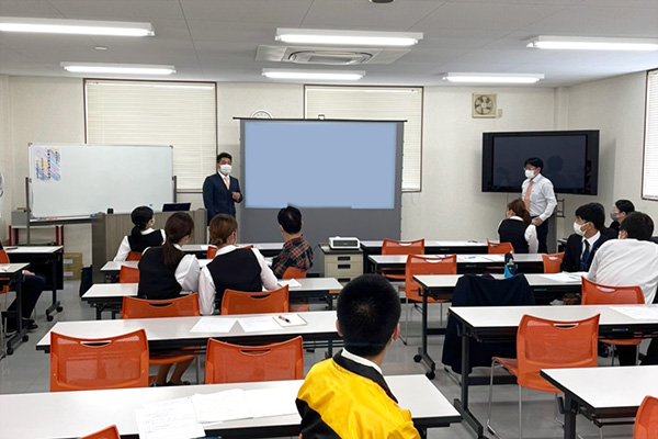 日本ほめる達人協会 特別認定講師 横山源太氏【写真】