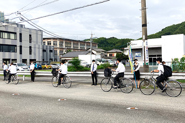 静清高等学校の通学路2【写真】