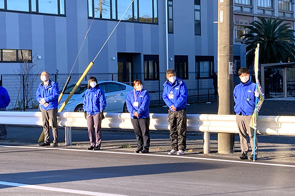 静清高等学校前の道路【写真】