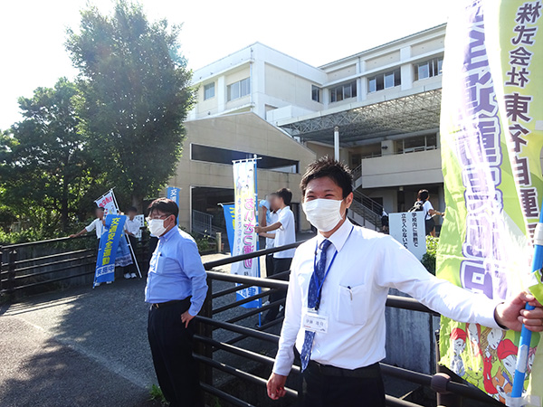 駐輪所前【写真】