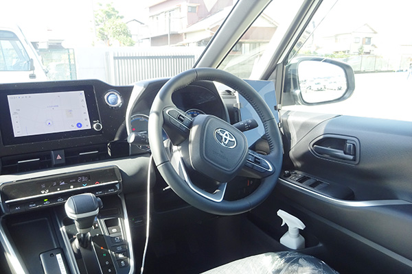 新型ノア運転席【写真】