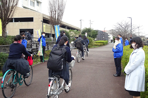 藤枝西高等学校近郊の通学路【写真】