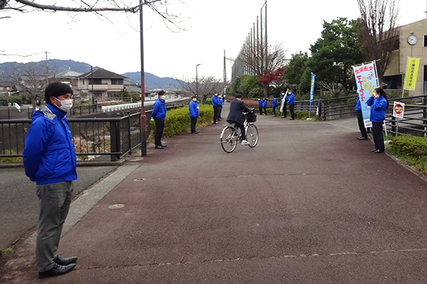 藤枝西高等学校の裏門前【写真】