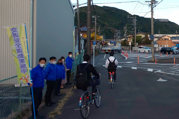 静清高等学校近郊の交差点【写真】