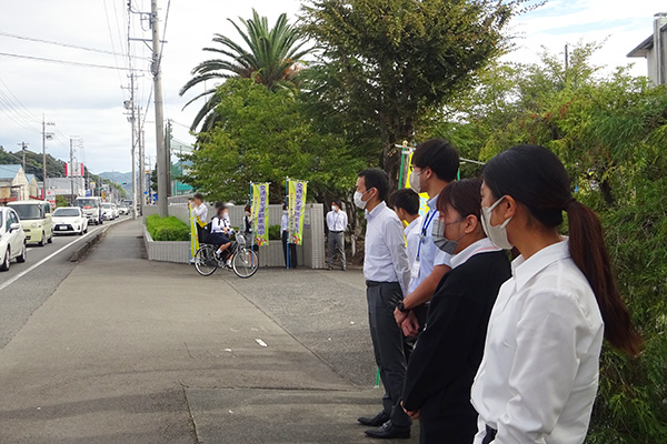 藤枝北高等学校正門前【写真】