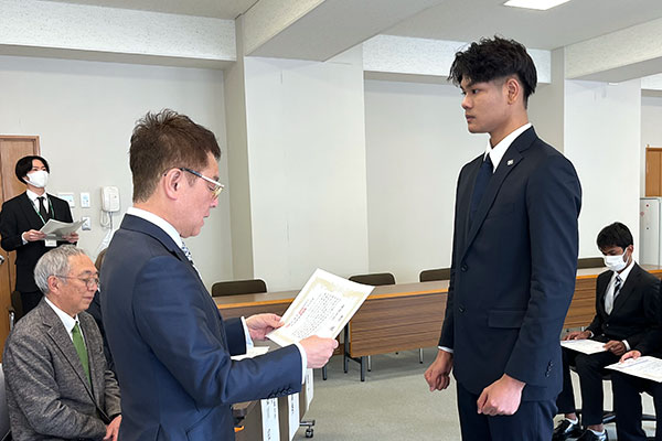 ゼイン ミン トウエー様【写真】