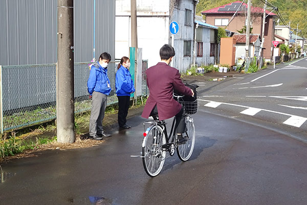 静清高等学校近郊の通学路【写真】