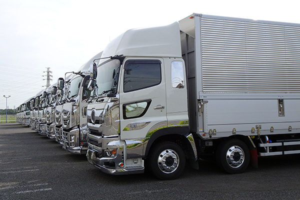 トラック駐車場