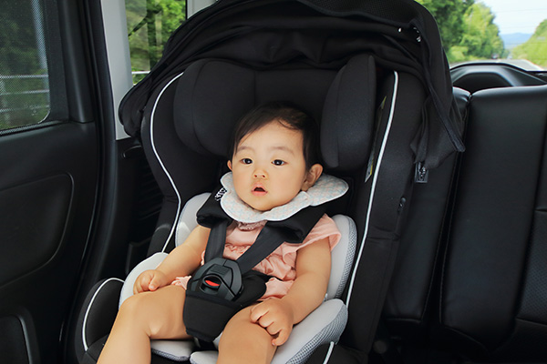 チャイルドシートを正しく取り付ける