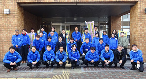 藤枝西高等学校前にて『年末の交通安全県民運動』の立哨活動を実施しました【写真】