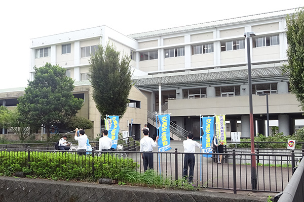 藤枝西高等学校前の通学路【写真】