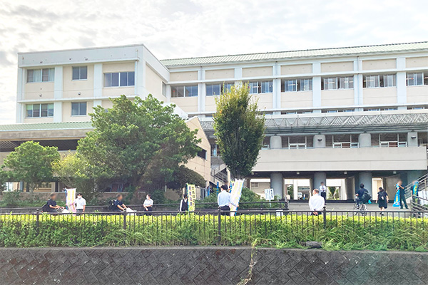 藤枝西高等学校近郊の通学路【写真】